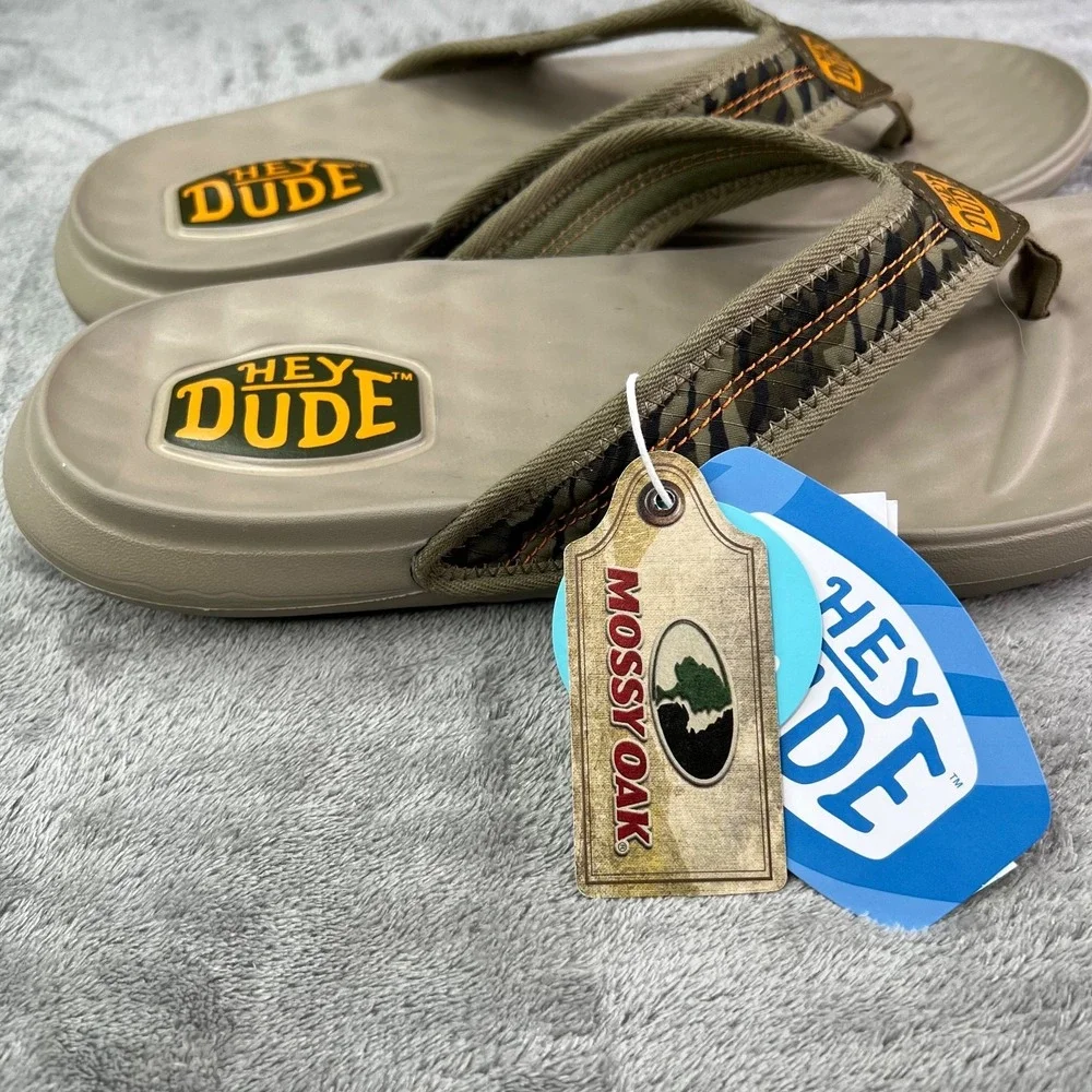 Hey Dude Myers Mossy Oak Thong Sandals Mens 9 Camo Comfort Flip Flops Summer NWT
